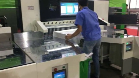 中国工場ヘビーデューティ高精度油圧ギロチン紙装置切断システム